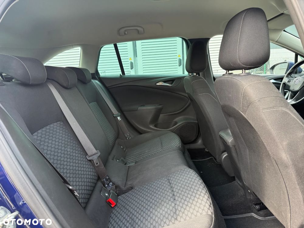 Opel Astra 1.6 CDTI Executive - 2