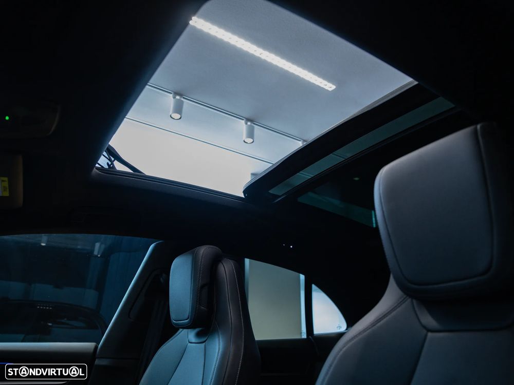 Porsche Macan Electric - 36
