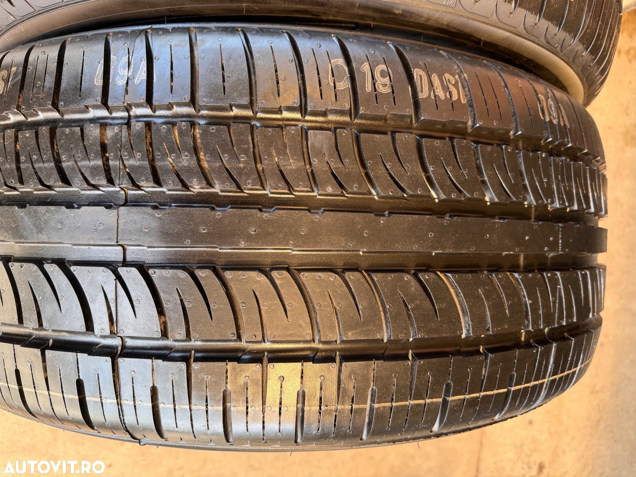 Vând 2 anvelope 275/50/20 Pirelli allseason noi - 2