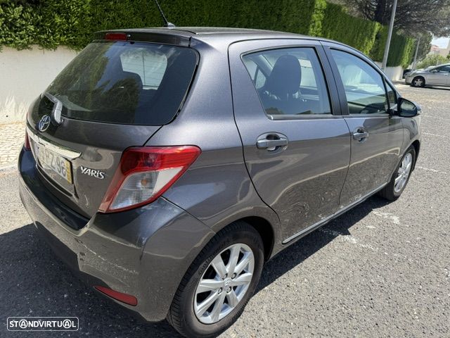 Toyota Yaris 1.4 D-4D Comfort+P.Style - 6