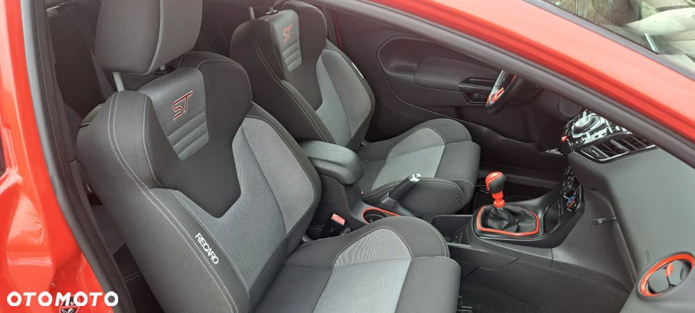 Ford Fiesta 1.6 EcoBoost ST - 24