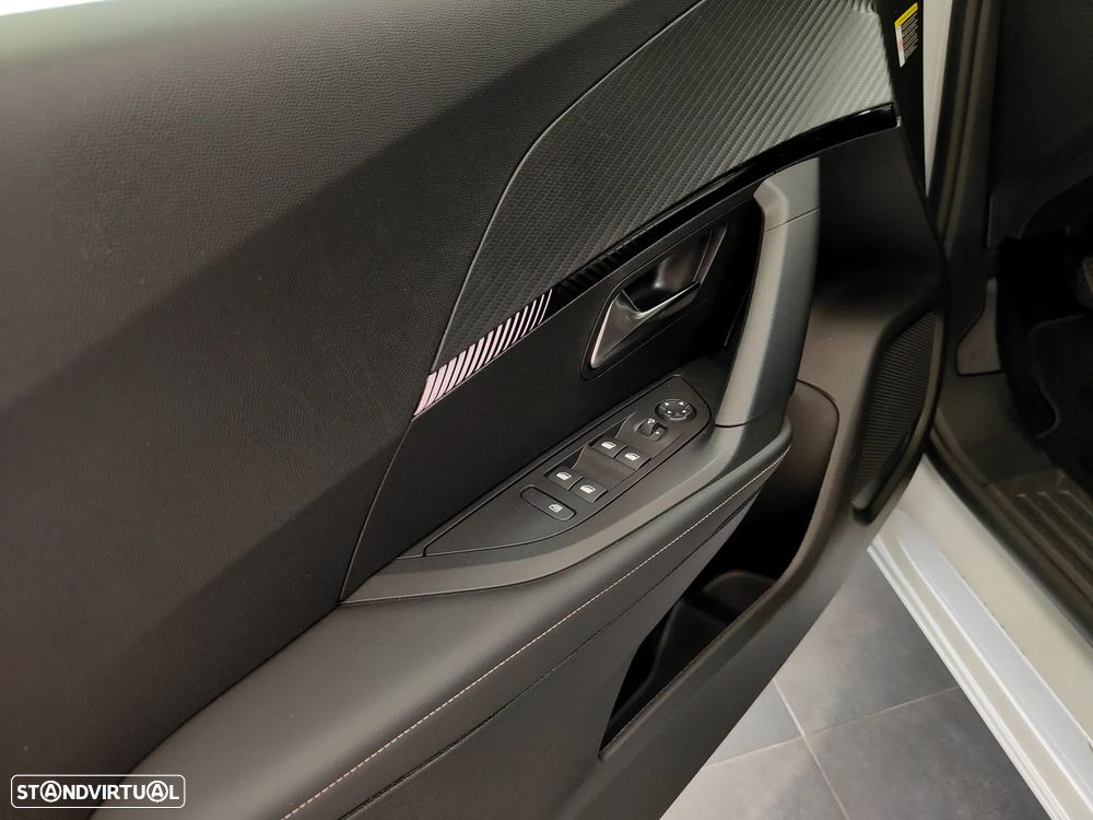 Peugeot 2008 1.2 PureTech Allure - 33