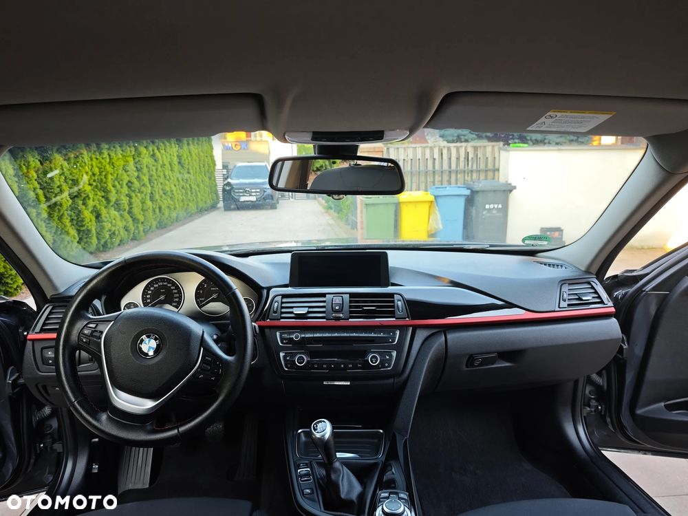 BMW Seria 3 328i M Sport - 17