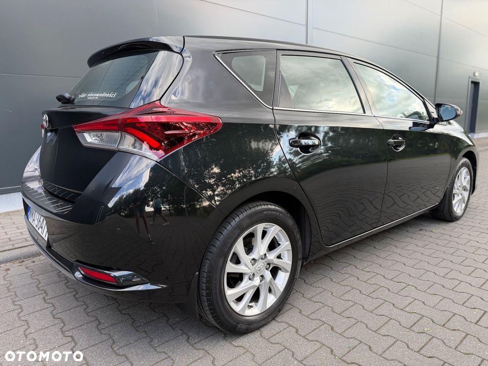 Toyota Auris 1.6 Premium - 5