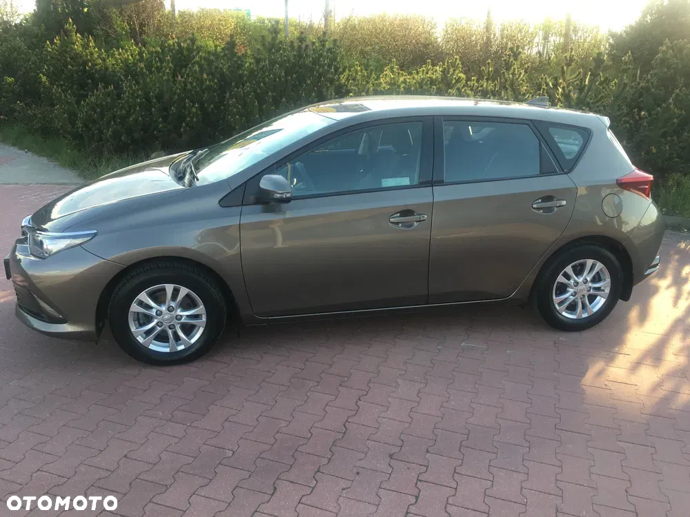 Toyota Auris - 9