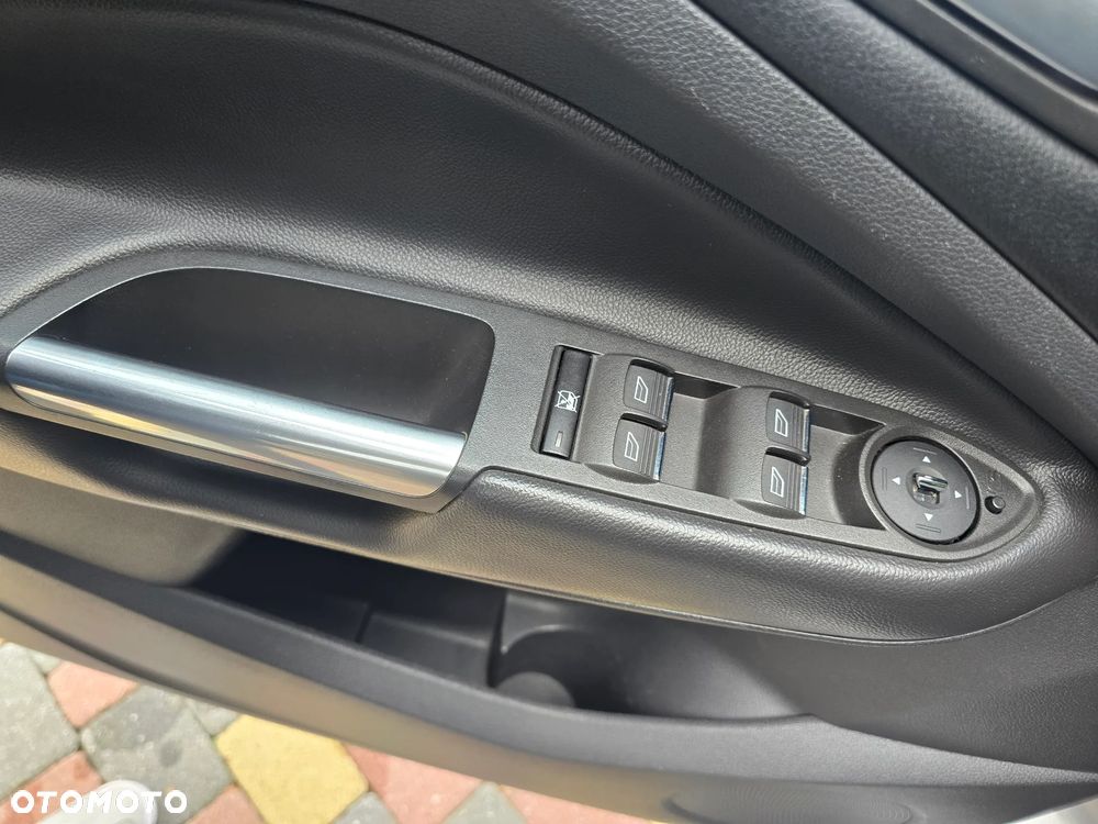 Ford Kuga 1.6 EcoBoost 4x4 Titanium - 29