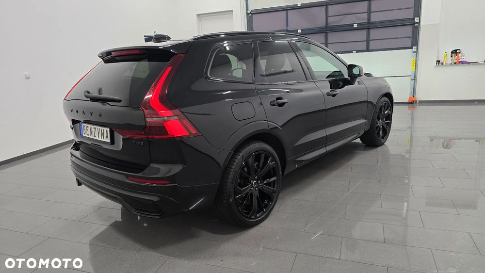 Volvo XC 60 B5 B AWD Ultimate Black Edition - 3