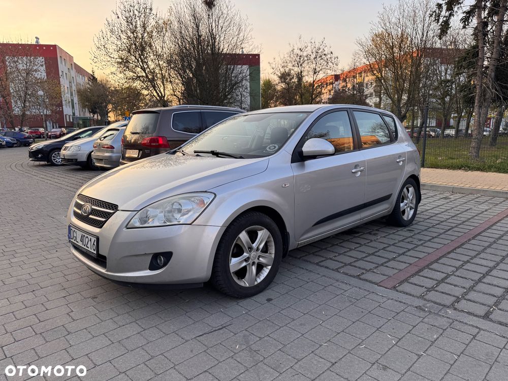 Kia Ceed 1.6 CRDi 90 Vision - 3