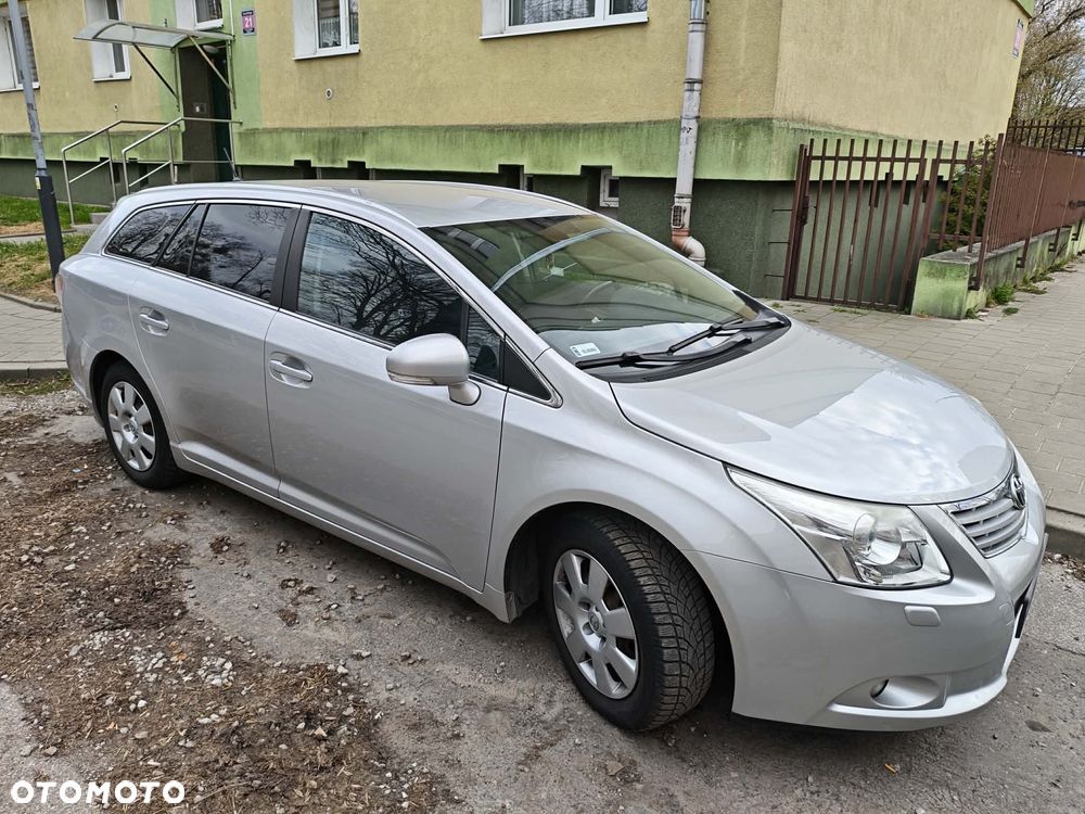 Toyota Avensis - 2