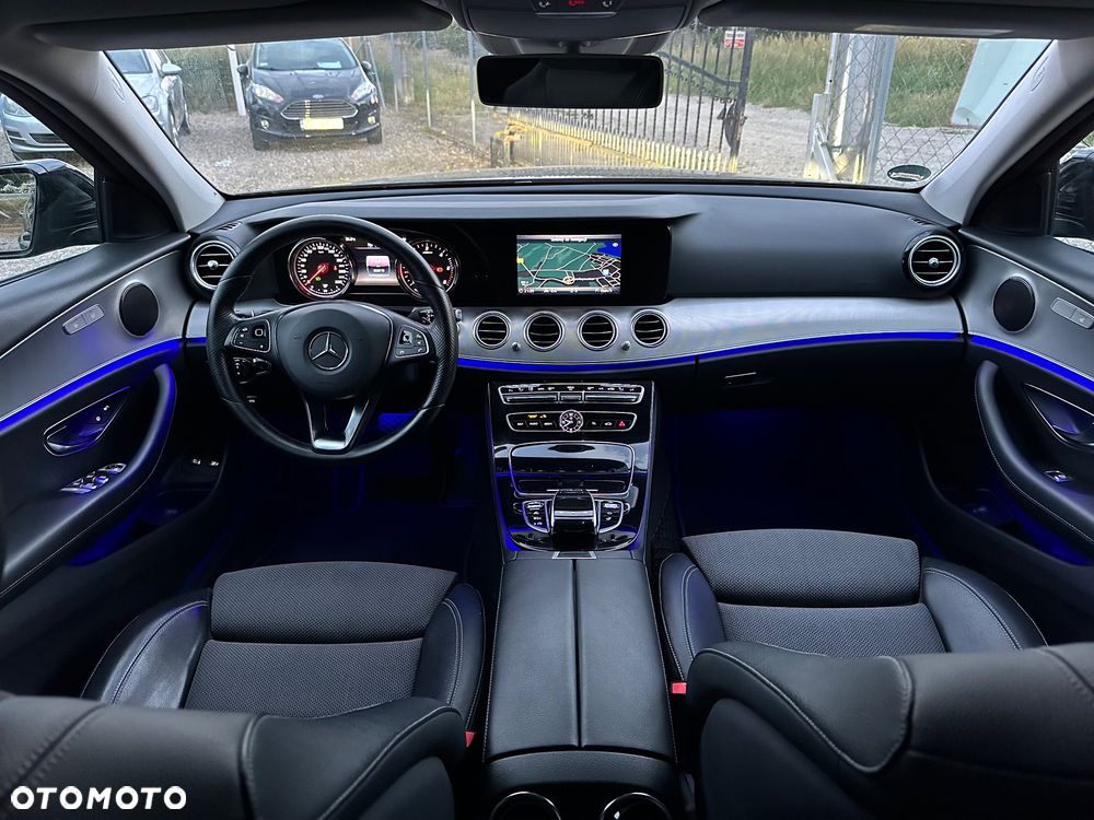 Mercedes-Benz Klasa E 220 d 9G-TRONIC - 28
