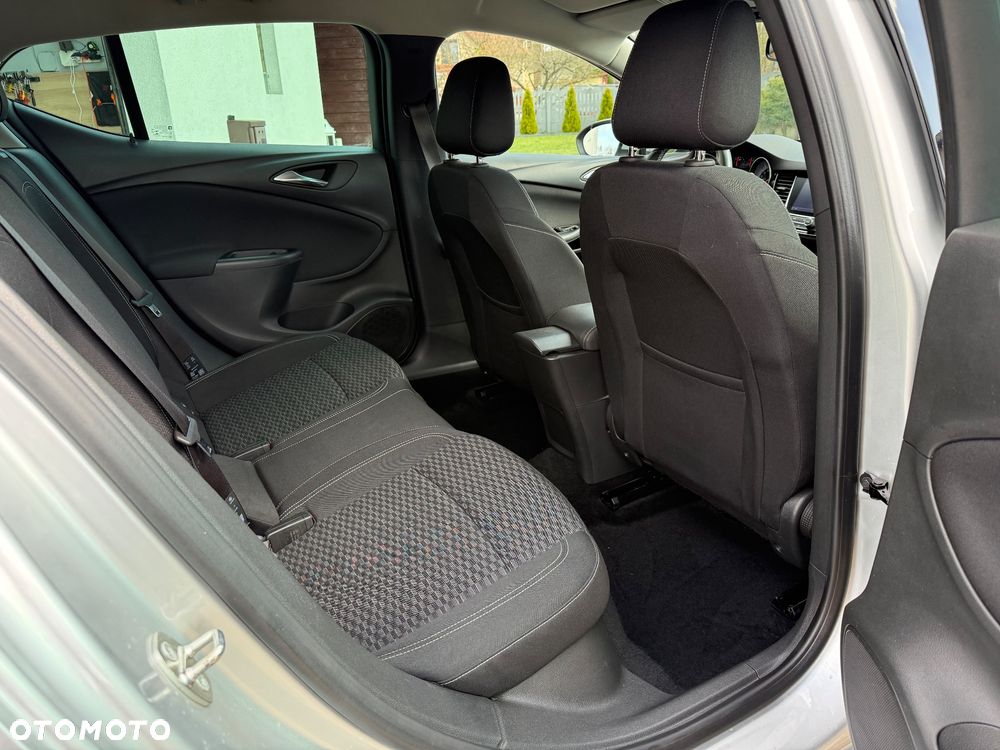 Opel Astra 1.4 Turbo Innovation - 21