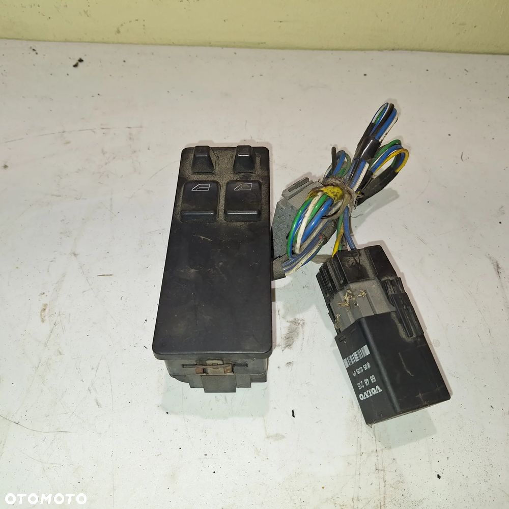PRZELACZNIK SZYB LEWY PRZOD VOLVO 850 6849426 - 1