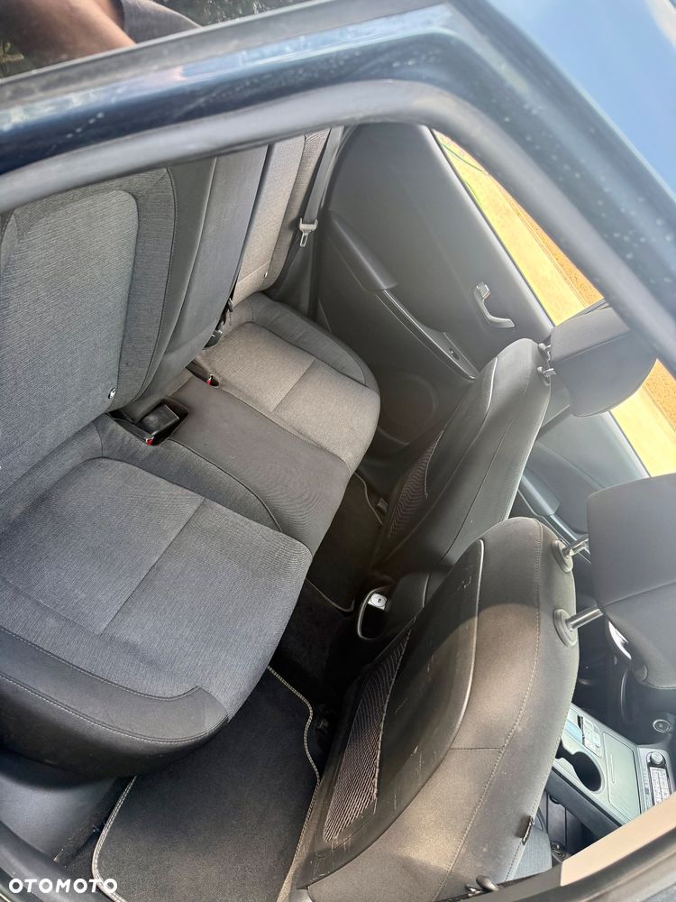 Hyundai Kona Premium - 12