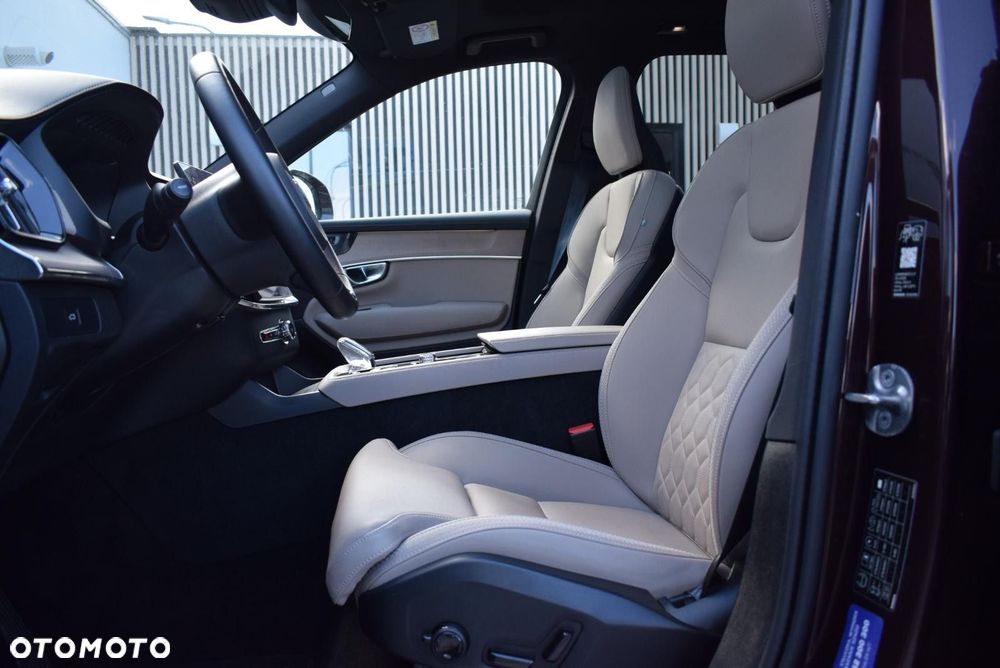 Volvo XC 90 - 23