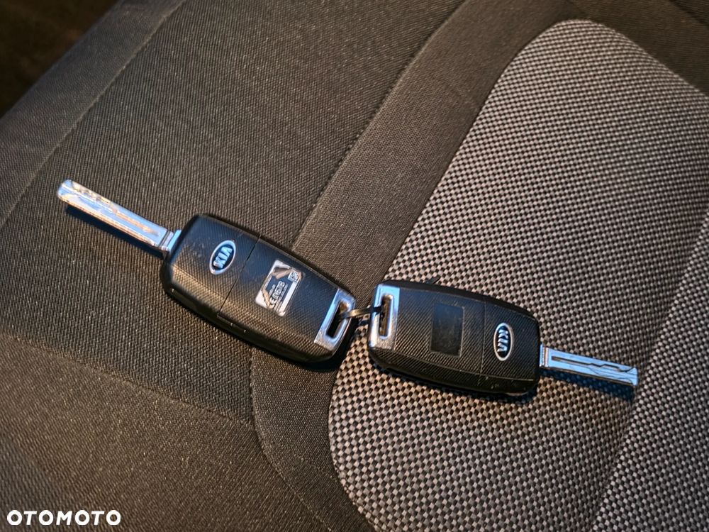 Kia Ceed 1.6 GDI ISG Platinum Edition - 33