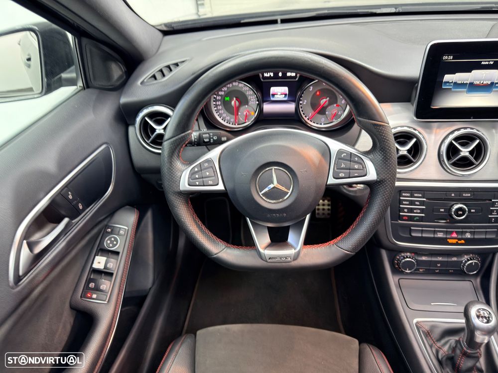 Mercedes-Benz GLA 180 d AMG Line - 27