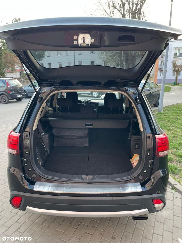 Mitsubishi Outlander - 10