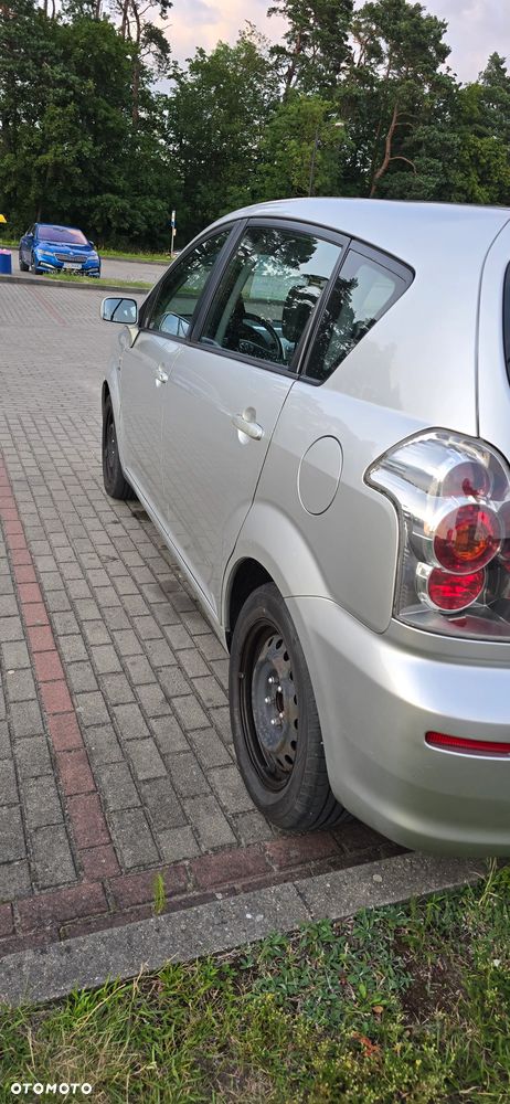 Toyota Corolla Verso - 4
