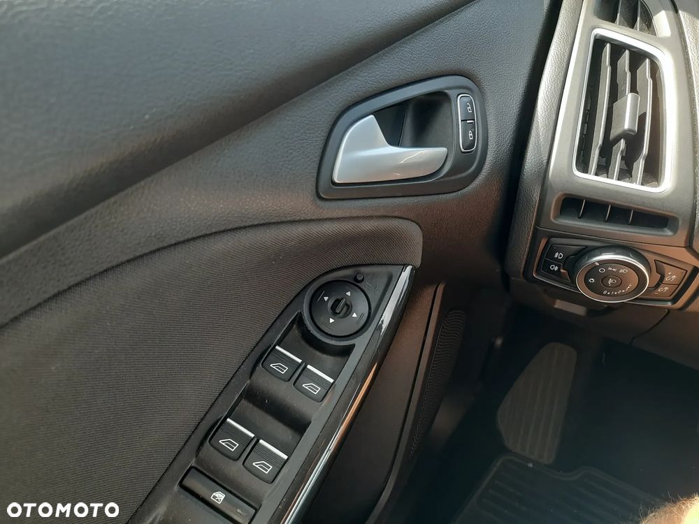Ford Focus 1.5 EcoBoost Gold X ASS PowerShift - 19