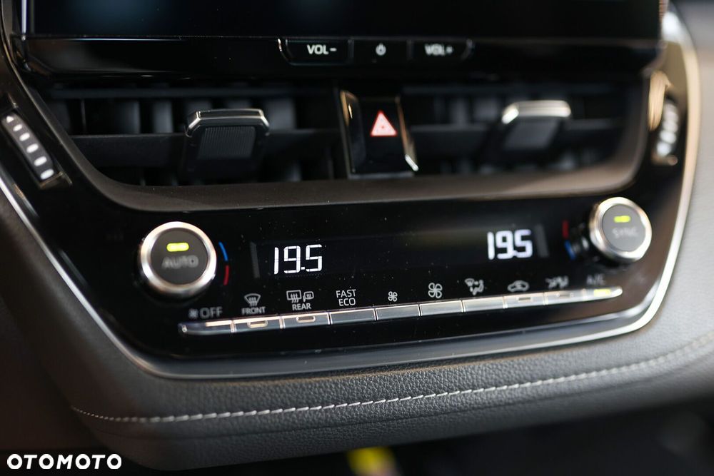 Toyota Corolla 1.8 Hybrid Comfort - 35