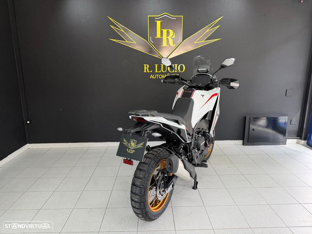 Moto Morini X-Cape 700 - 8