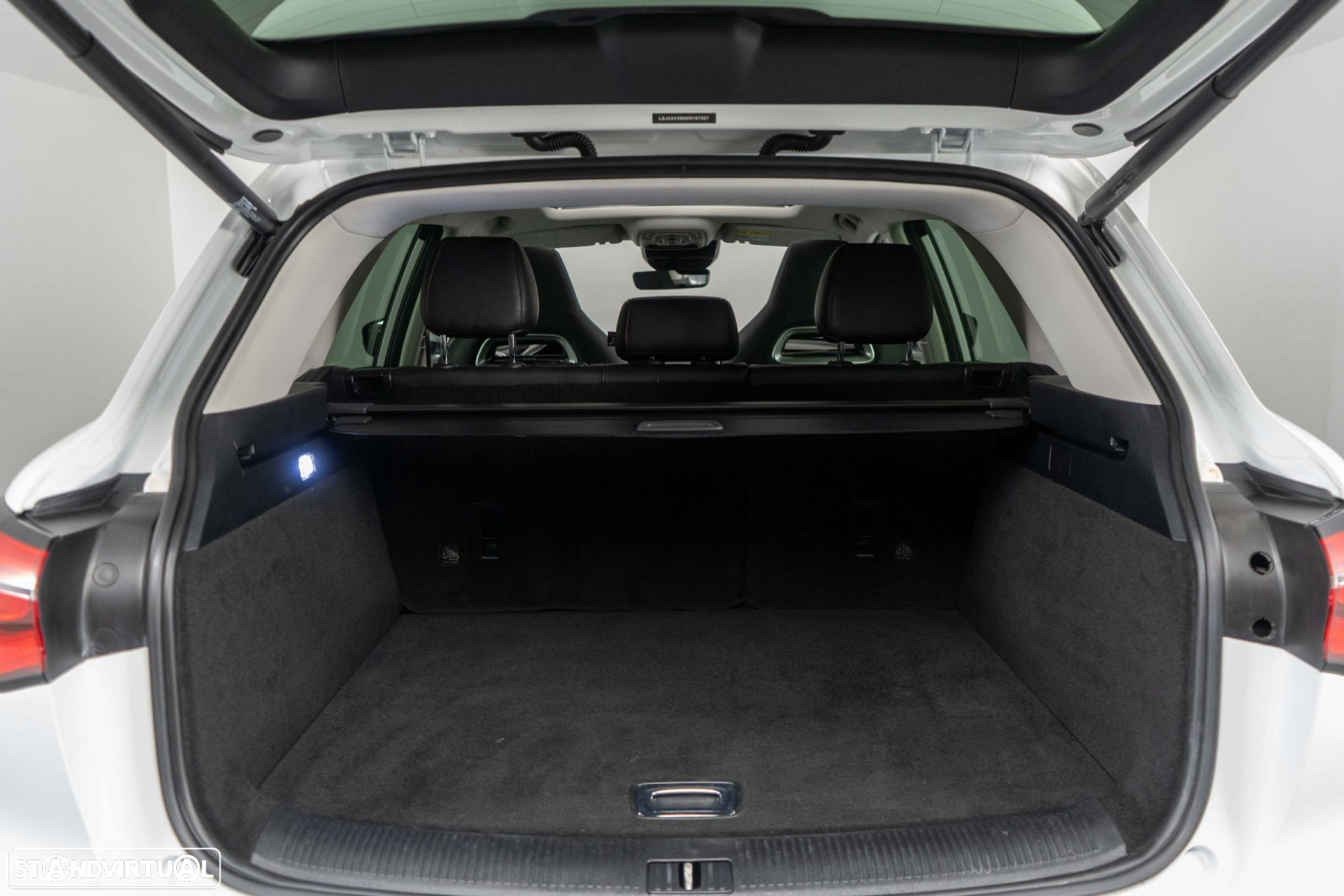MG EHS 1.5 T-GDI Plug-in Hybrid Luxury - 12