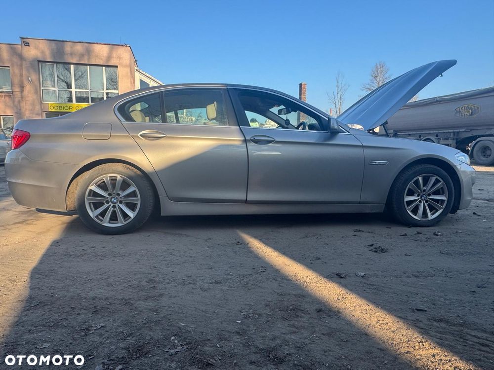 5876. Drzwi Prawy Przód Bmw F10 F11 Kod Lakieru A72 2011R (2010–2013) - Wysyłka - 2