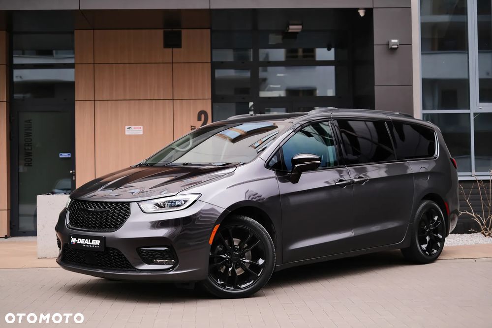 Chrysler Pacifica - 11