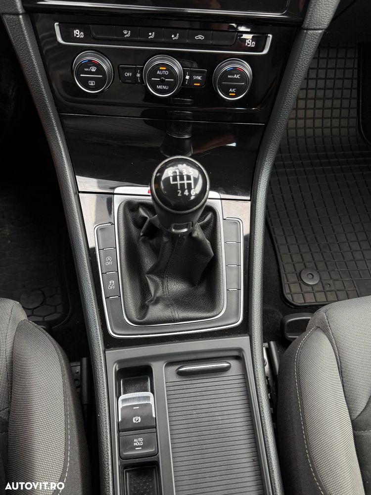 Volkswagen Golf 2.0 TDI 4Motion BMT Comfortline - 17