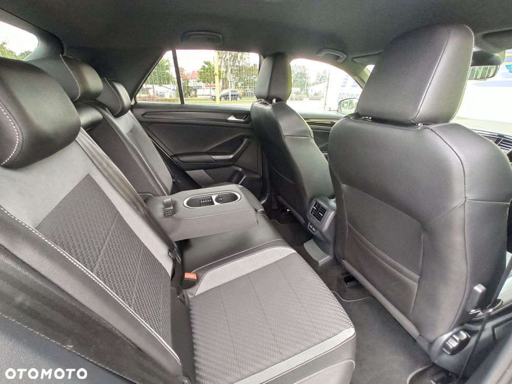 Volkswagen T-Roc - 12