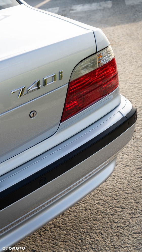 BMW Seria 7 740i - 10