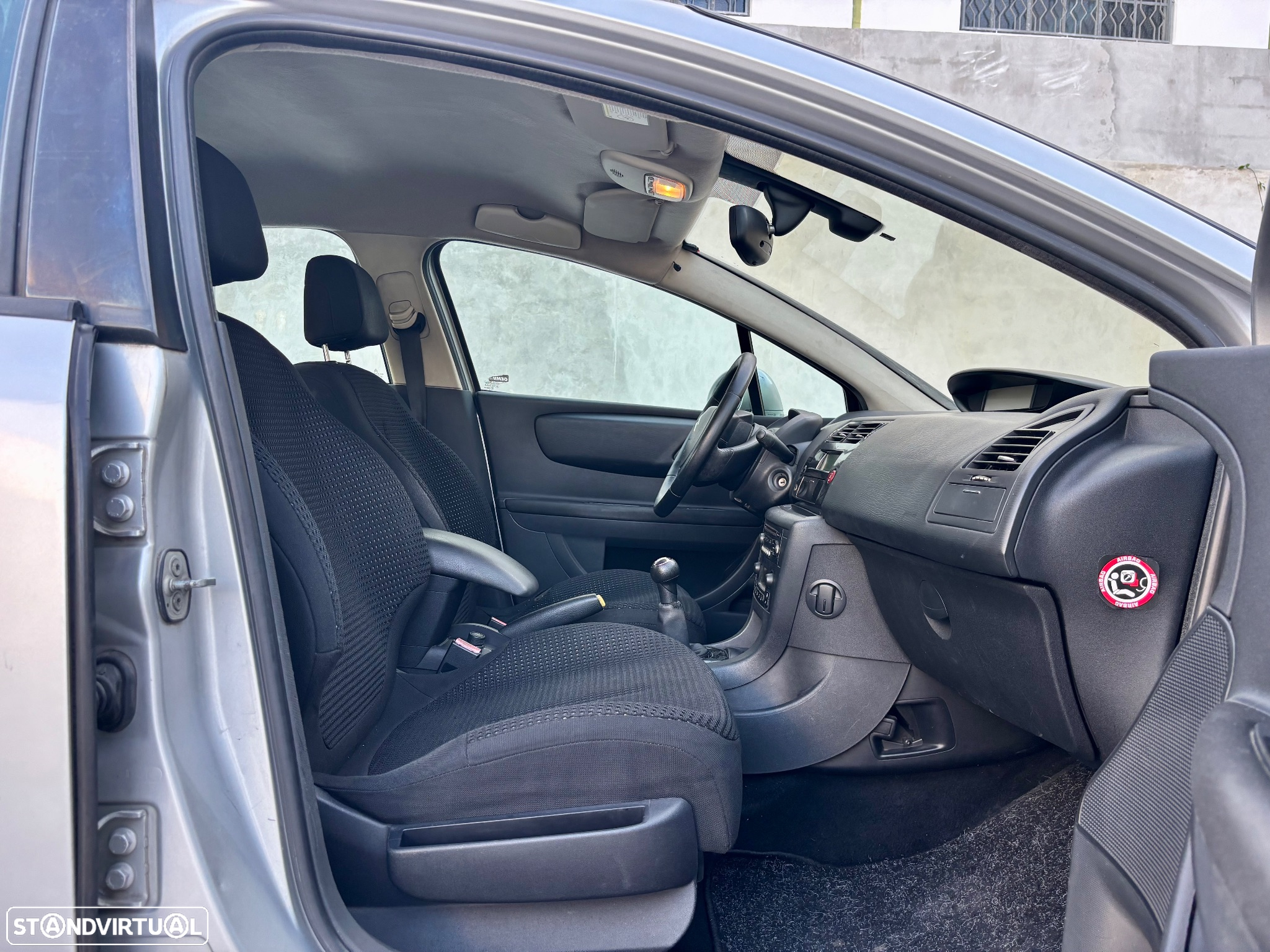 Citroën C4 1.6 HDi SX - 28
