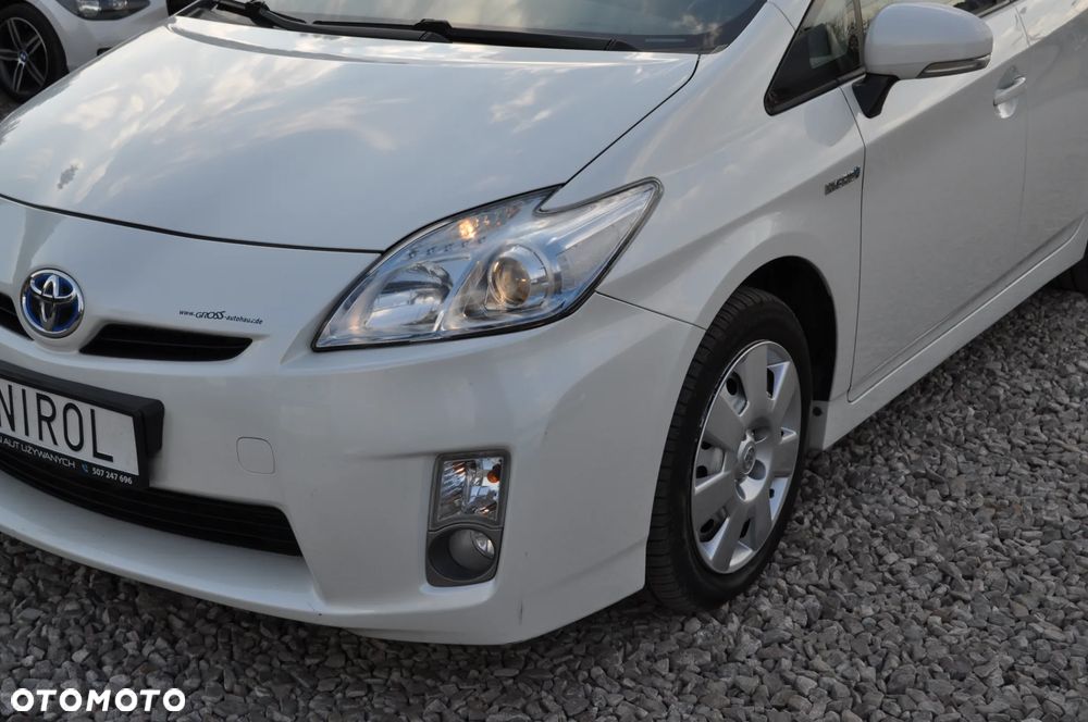 Toyota Prius 1.8 HSD Prestige - 33