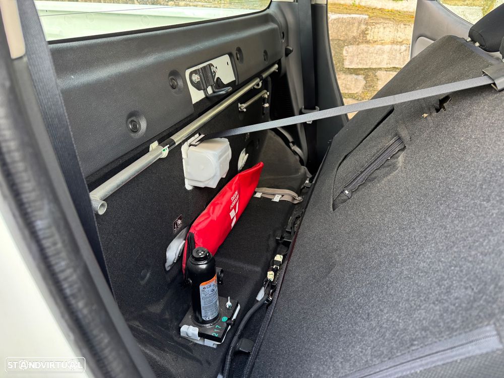 Mitsubishi L200 2.4 DI-D CD Invite 2WD - 32