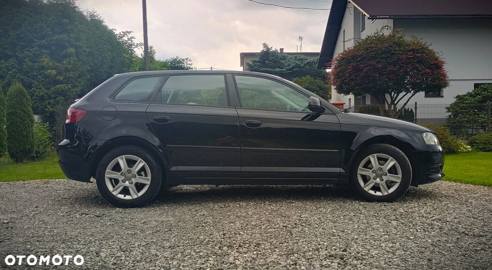 Audi A3 Sportback 1.6 Ambiente - 12