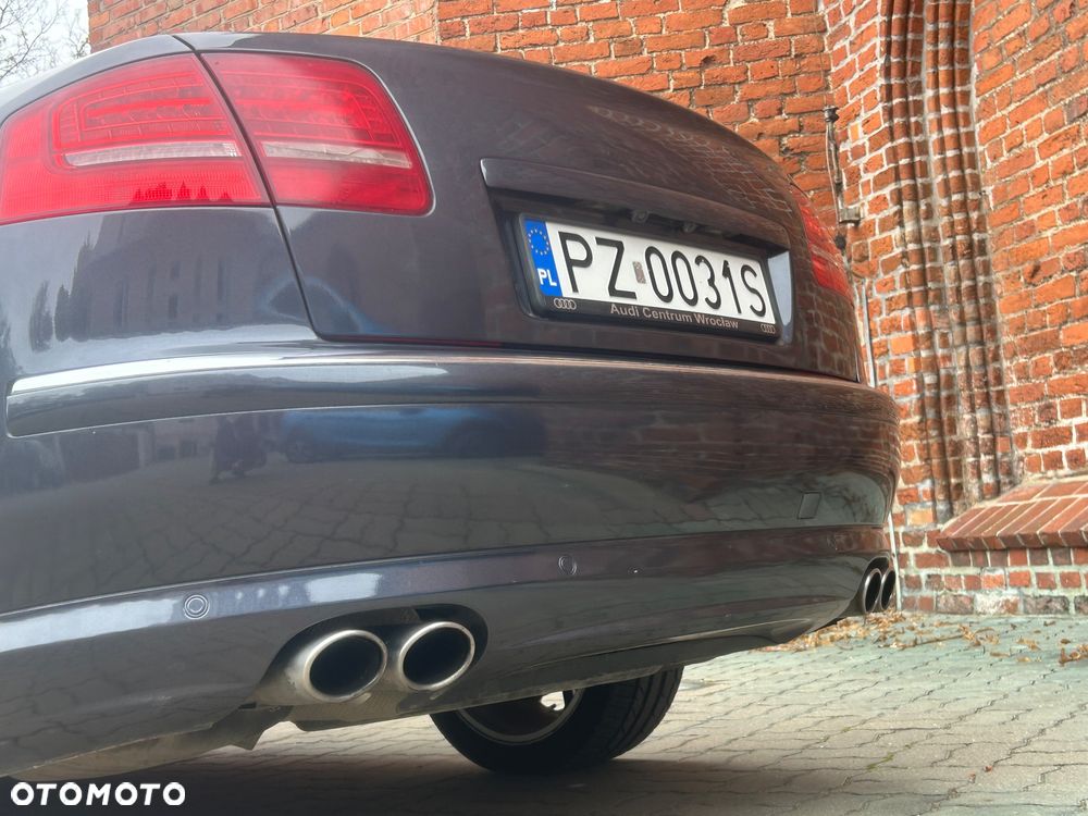 Audi A8 - 4