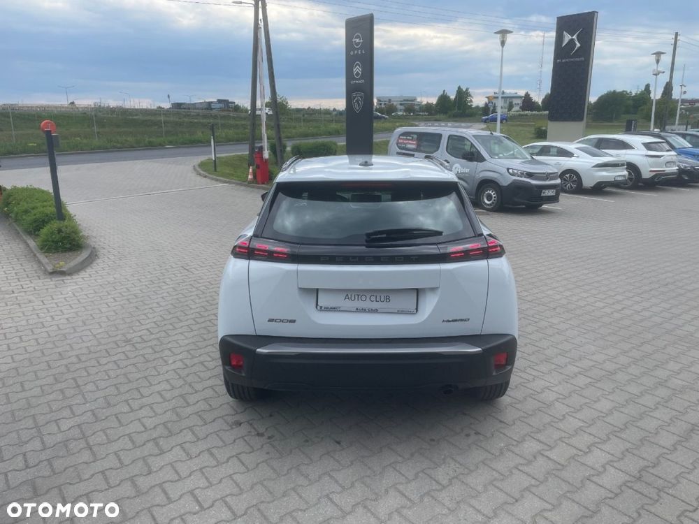 Peugeot 2008 - 8