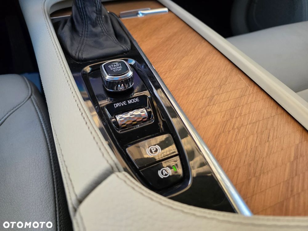 Volvo XC 90 T6 AWD Momentum 7os - 19