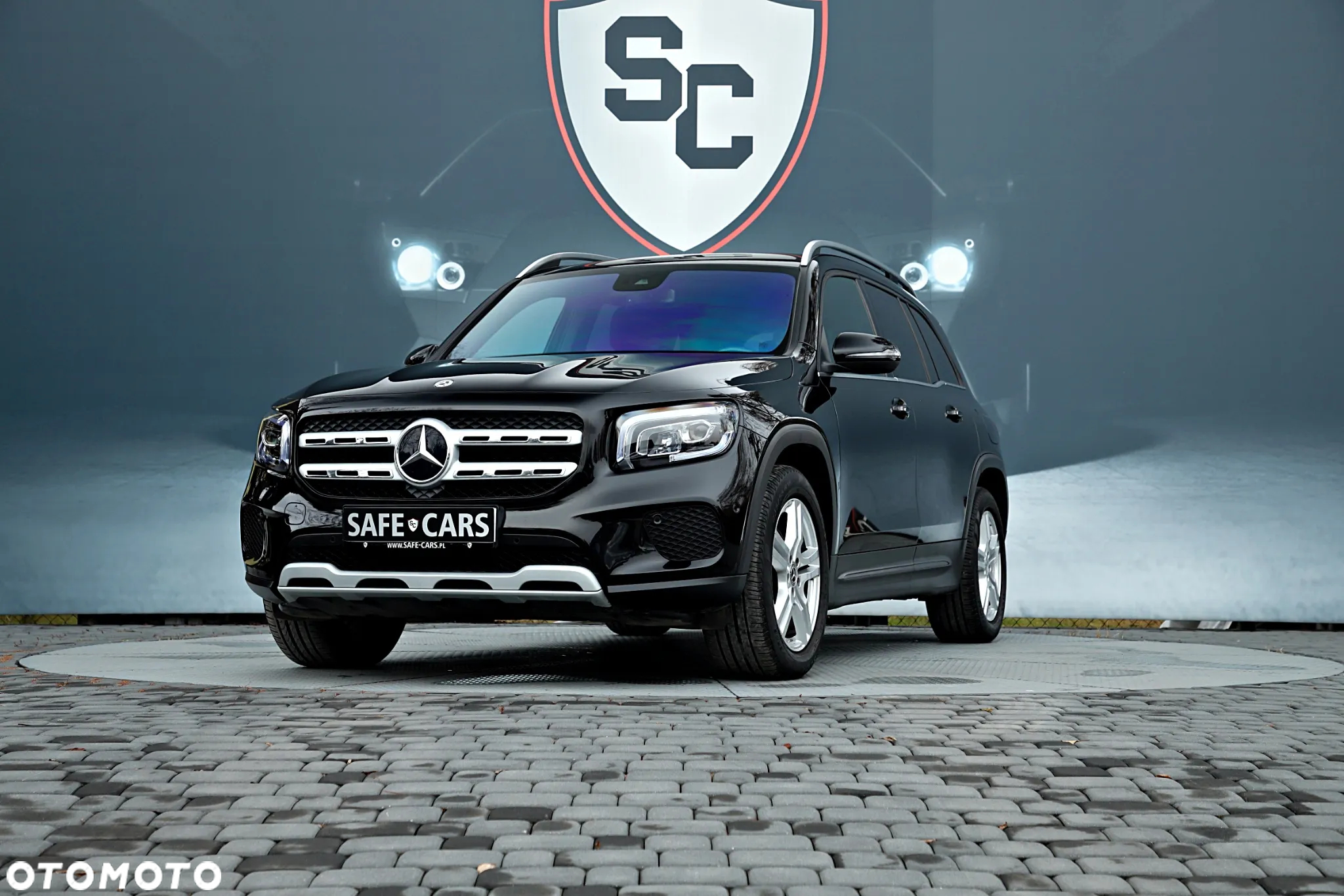 Mercedes-Benz GLB 200 7G-DCT - 4