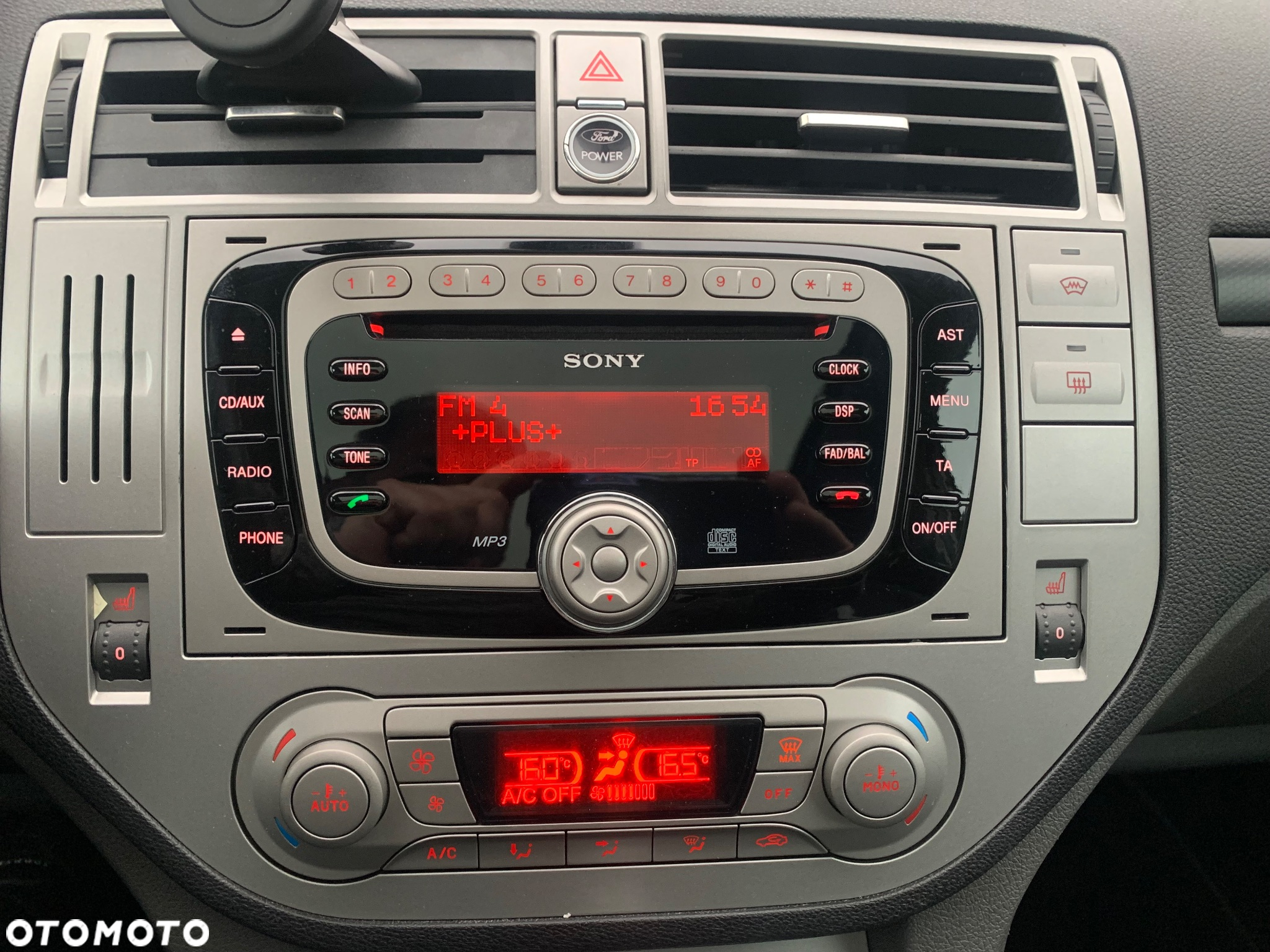 Ford Kuga 2.0 TDCi 4WD Titanium - 32