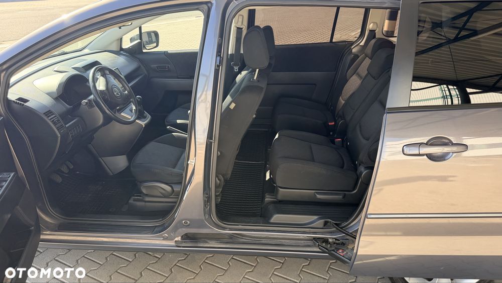 Mazda 5 - 6