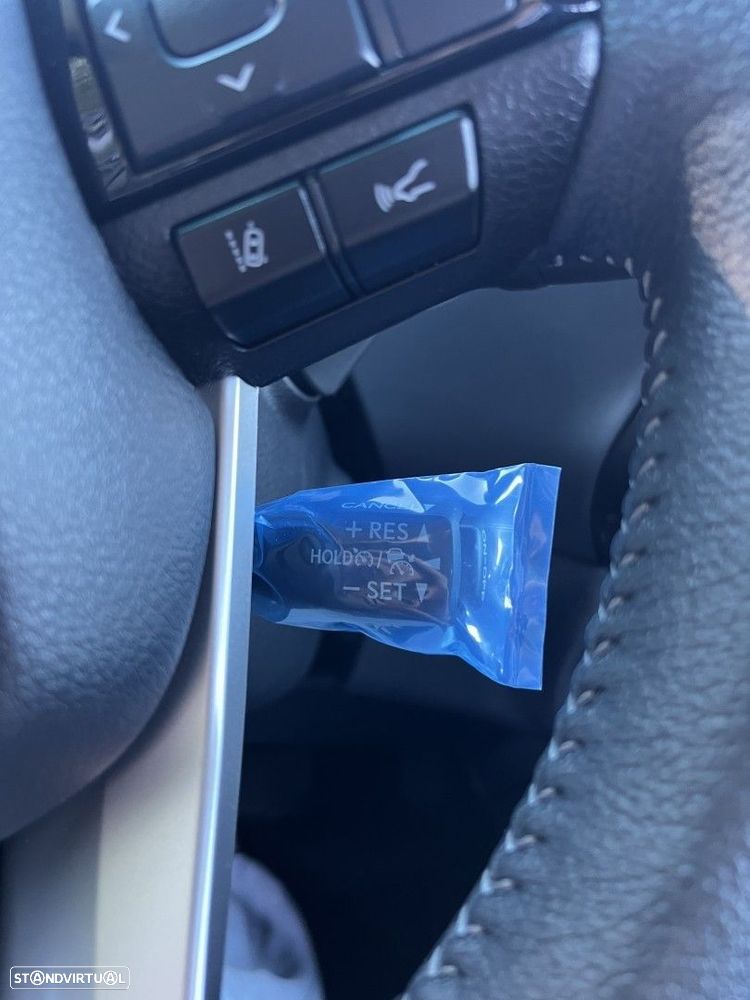 Toyota Hilux 2.4 D-4D 4WD CD CM Aut. - 11