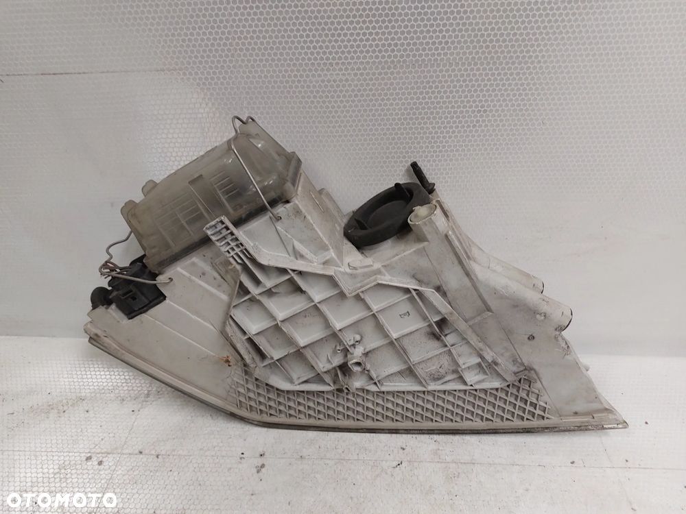 .  LAMPA PRZOD PRZEDNIA LEWA SKODA OCTAVIA 2 - 6