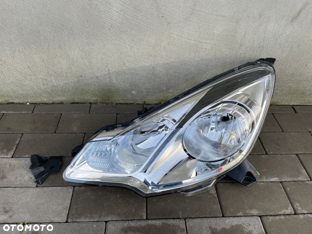 LAMPA PRZEDNIA LEWA CITROEN C3 II, DS3  2009-2016 - NOWA VARROC - 1