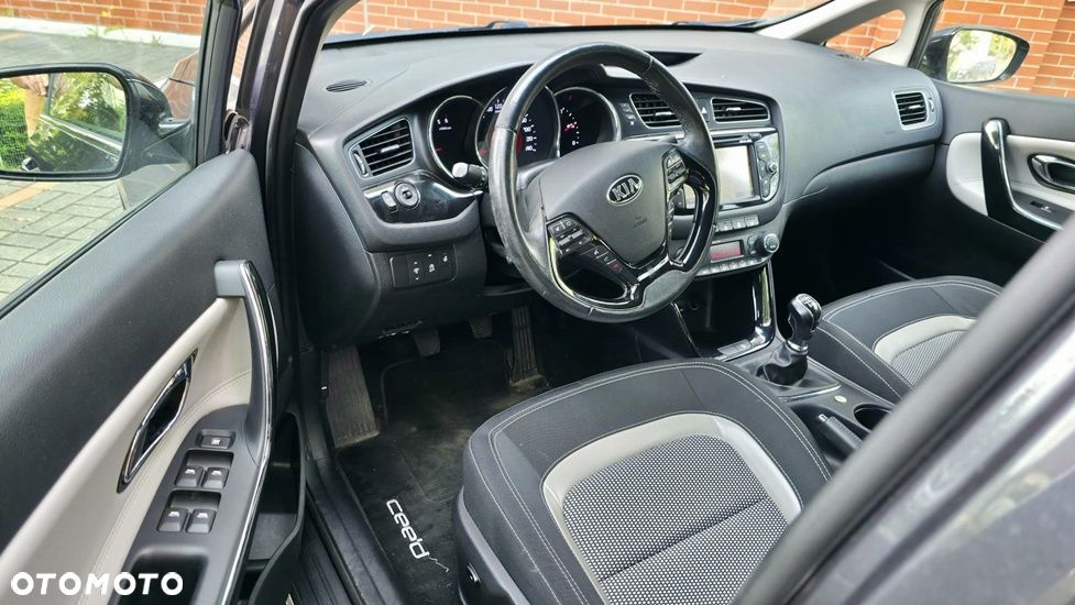 Kia Ceed 1.6 CRDi 136 ISG Spirit - 21