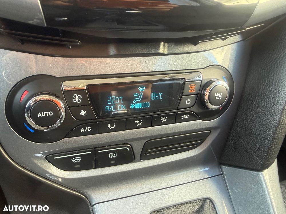 Ford Focus 2.0 TDCI DPF Powershift Titanium - 19