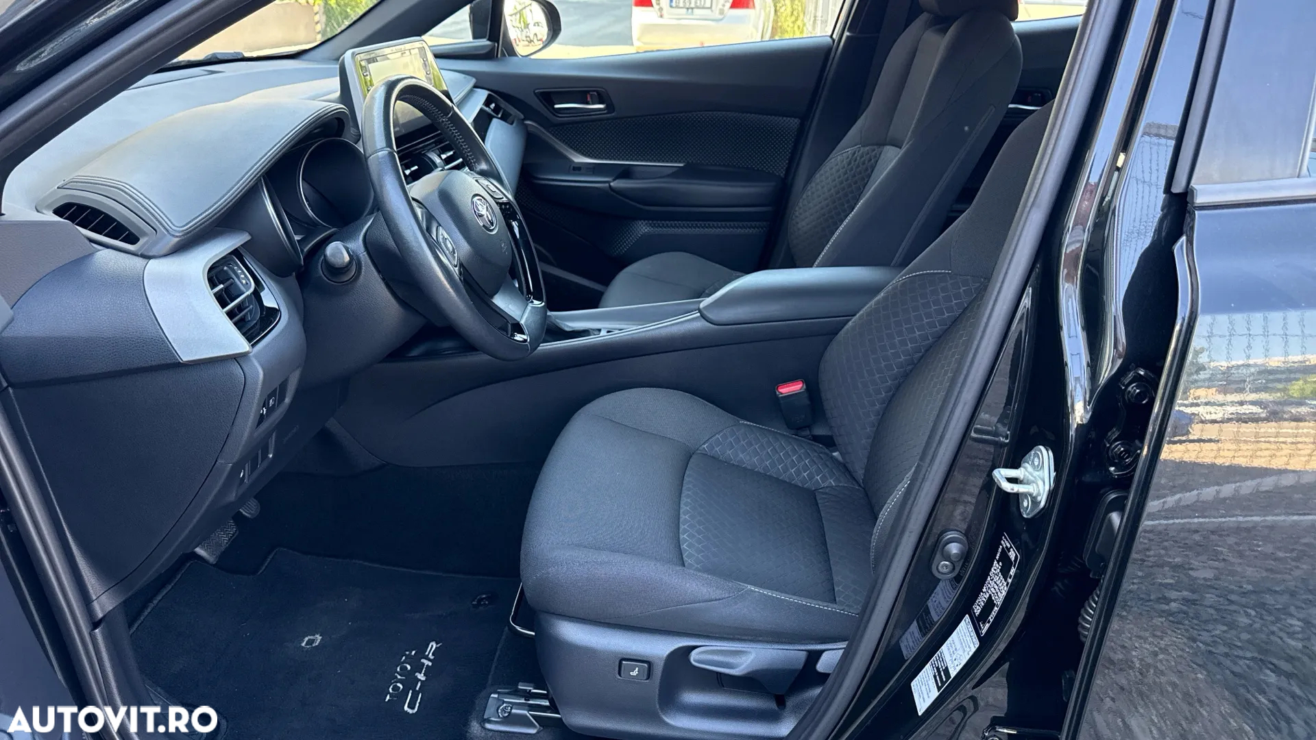 Toyota C-HR 1.8 HSD 122 CP 4x2 CVT Core - 16