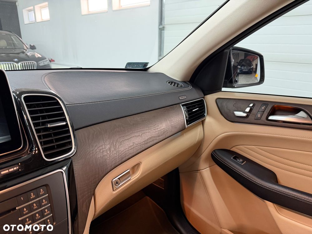 Mercedes-Benz GLE - 36