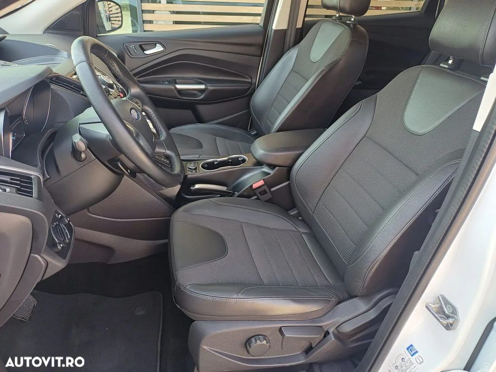 Ford Kuga - 12
