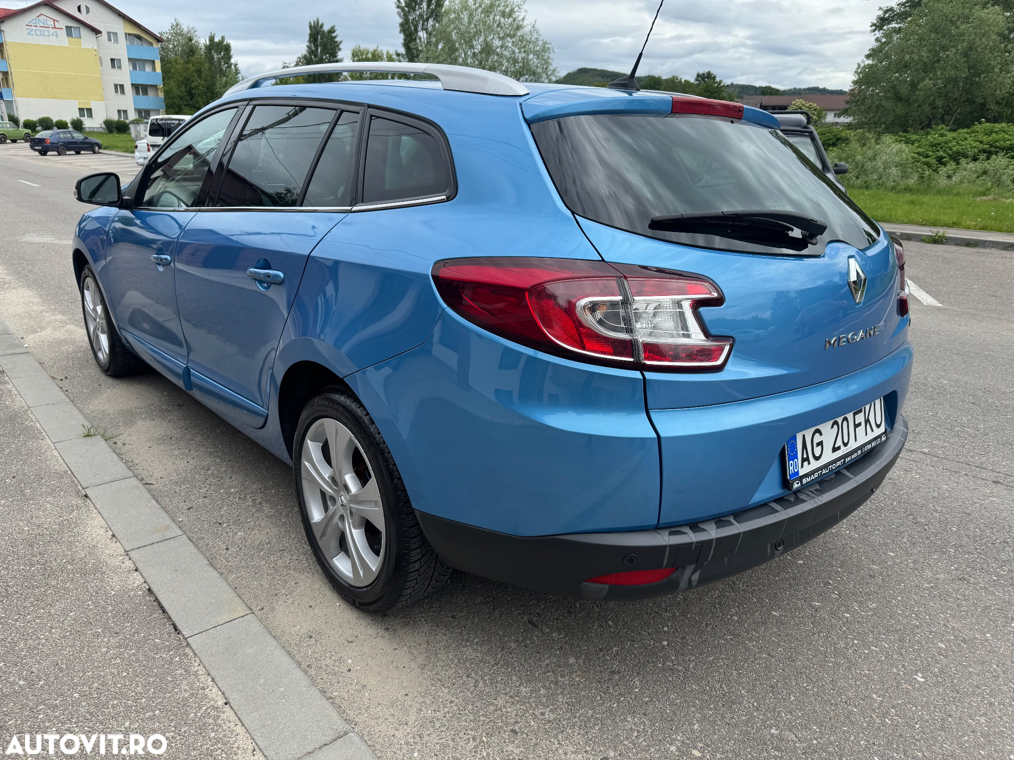 Renault Megane ENERGY TCe 130 BOSE EDITION - 4